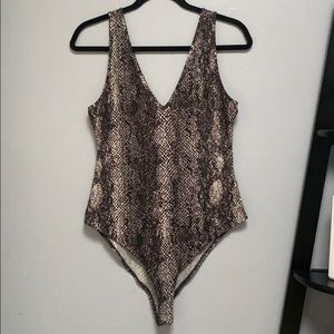 Slimming snake print body suit 🐍